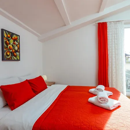 Apartman With Parking Space - 2274 Medulin