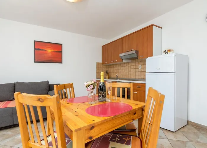 Apartment With Parking Space - 2274 Medulin