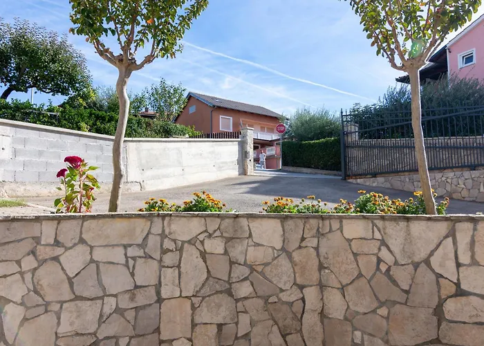 With Parking Space - 2274 Medulin