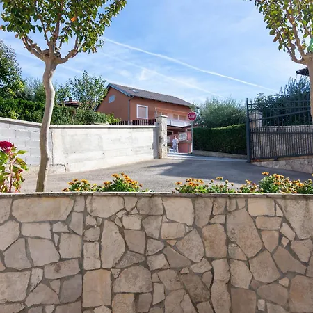 With Parking Space - 2274 Medulin