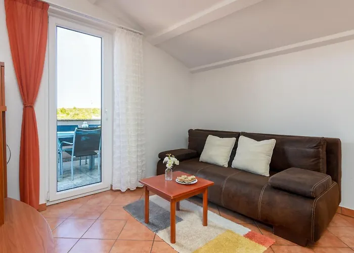 With Parking Space - 2274 Medulin