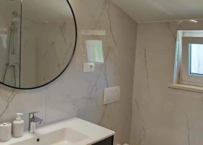 Apartman With Parking Space - 2274 Medulin